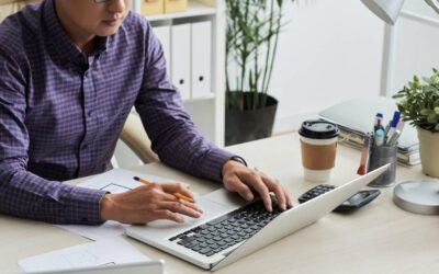How can you continue developing your leadership skills in a context of uncertainty?